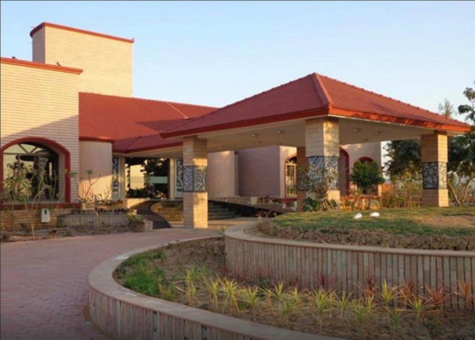 Regenta Resort Bhuj By Royal Orchid Hotels Limited Kültér fotó